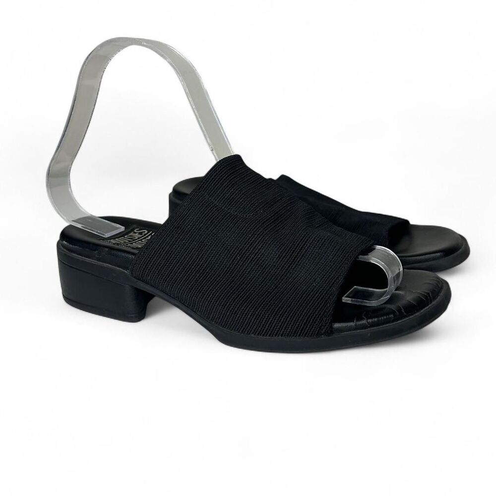Vintage Y2K 2000s retro Black Mootsies Tootsies block heel sandals shoes 6